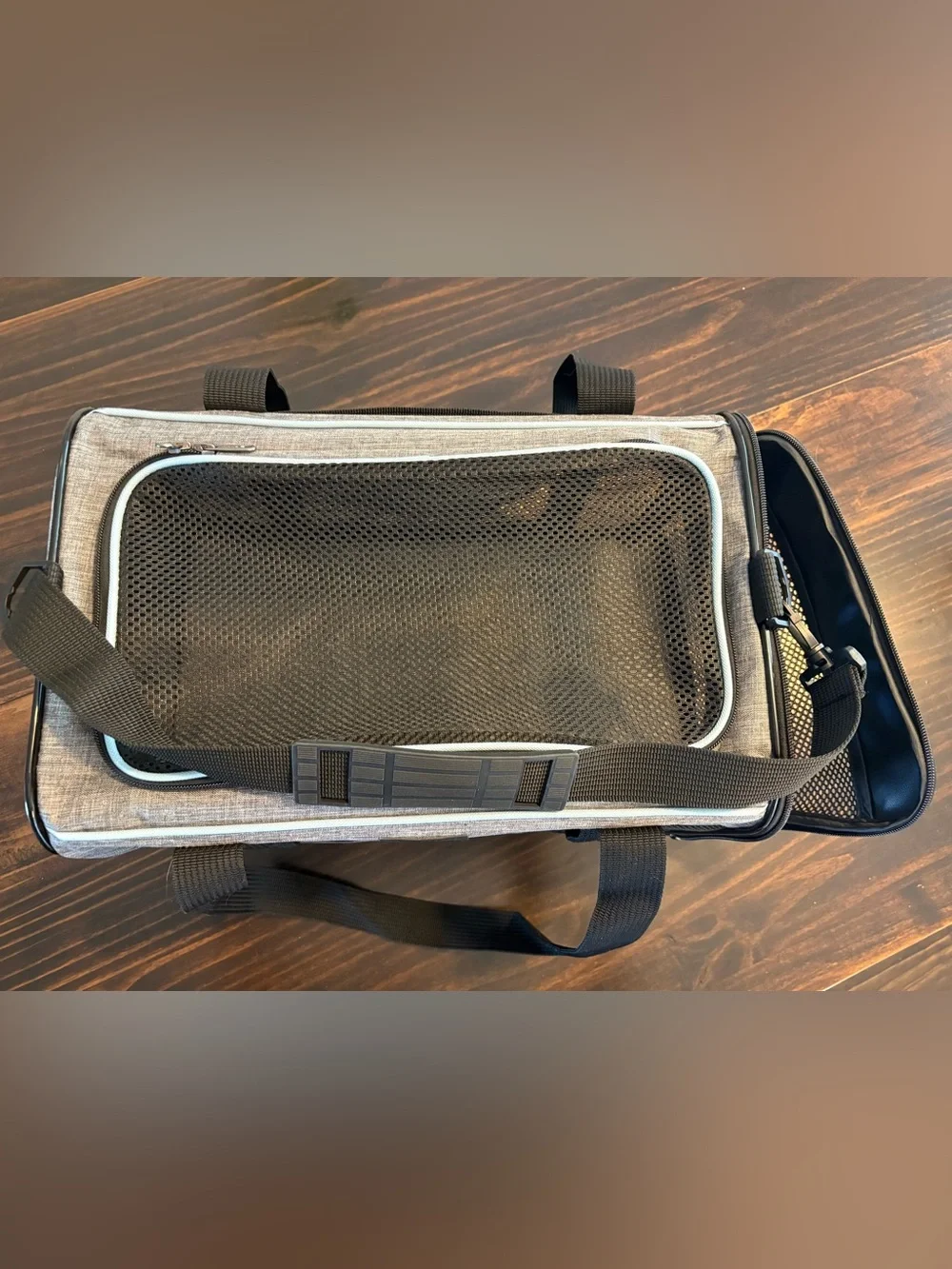 Vceoa Gray Soft-Sided Pet Carrier Cat Dog Travel Bag Mesh NWOT